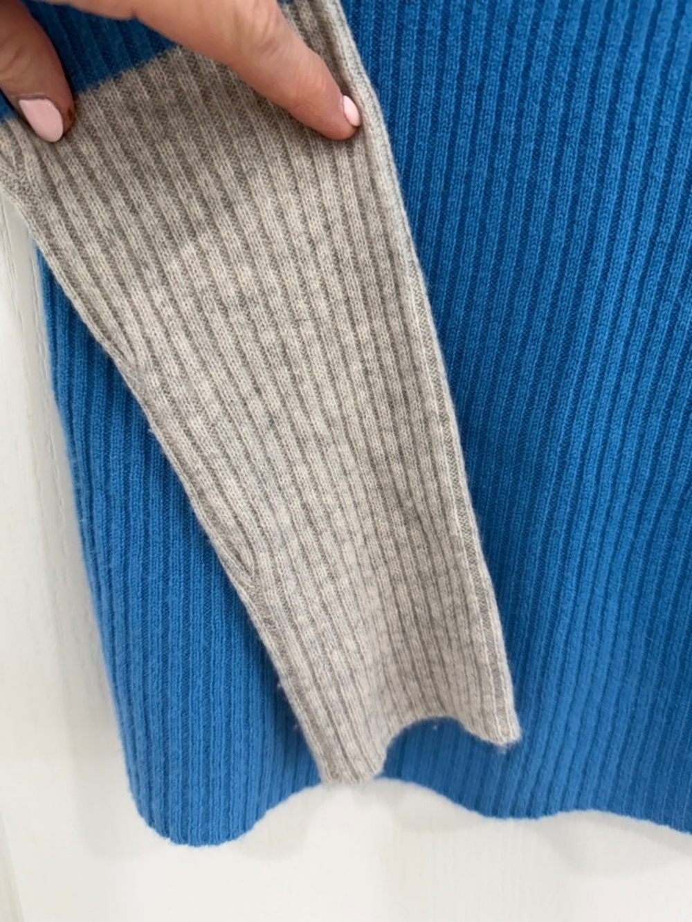 Pure Amici 100% cashmere  Bright Blue Ribbed Turtleneck with Light Gray Cuffs XS - Picture 2 of 7